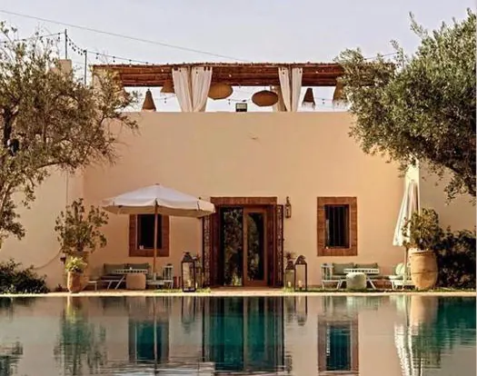 Riad — Domaine d’Exception à Usage Touristique – À Vendre Route de Ouarzazate