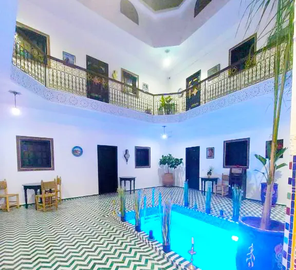 Riad — Riad d’Exception à Vendre – Maison d’Hôtes