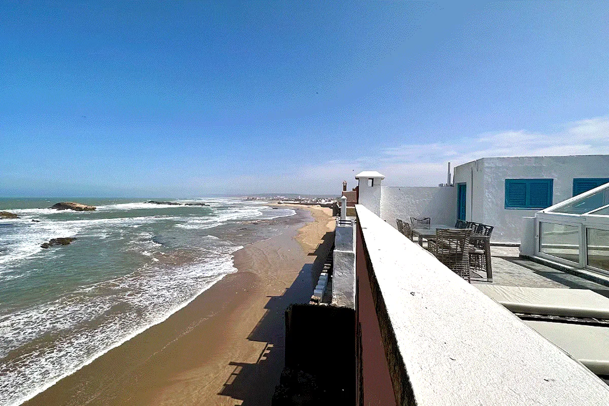 À vendre – Riad d’Exception en Premier Rang sur les Remparts d’Essaouira — photograph 2
